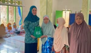 BAZNAS dan TP PKK Merangin Bagikan Sembako untuk Lansia di Panti Nurul Yaqin